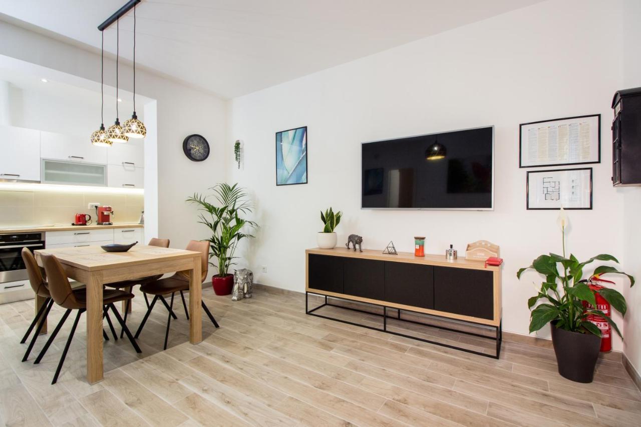 Utopia Apartments Split Exteriör bild